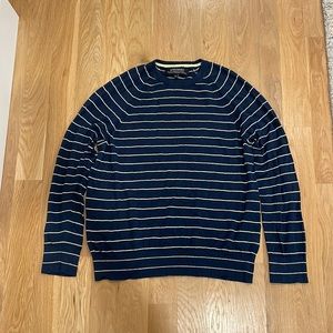Banana Republic Men’s Linen Blue striped sweater. Size: XL